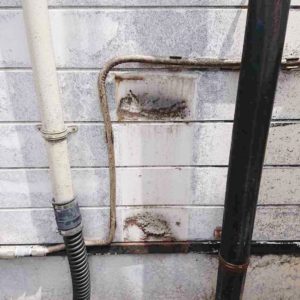 消火器ボックスの取り外し