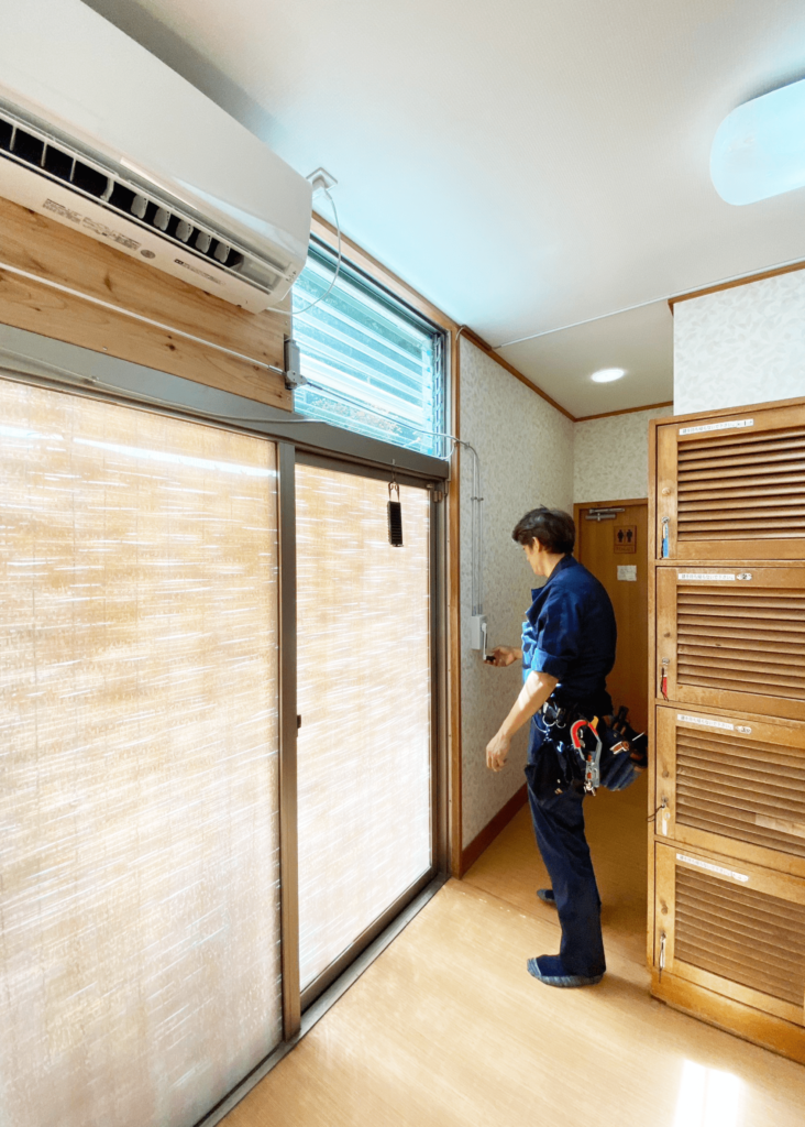 福祉施設のケーブル式排煙窓の交換後のテスト