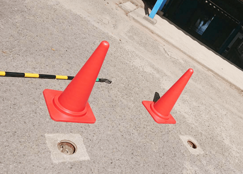 斜降式救助袋の固定環