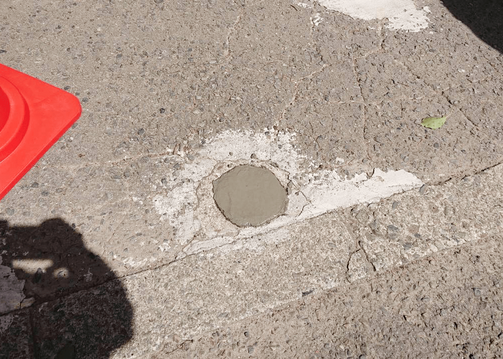 斜降式救助袋の固定環の埋め戻し