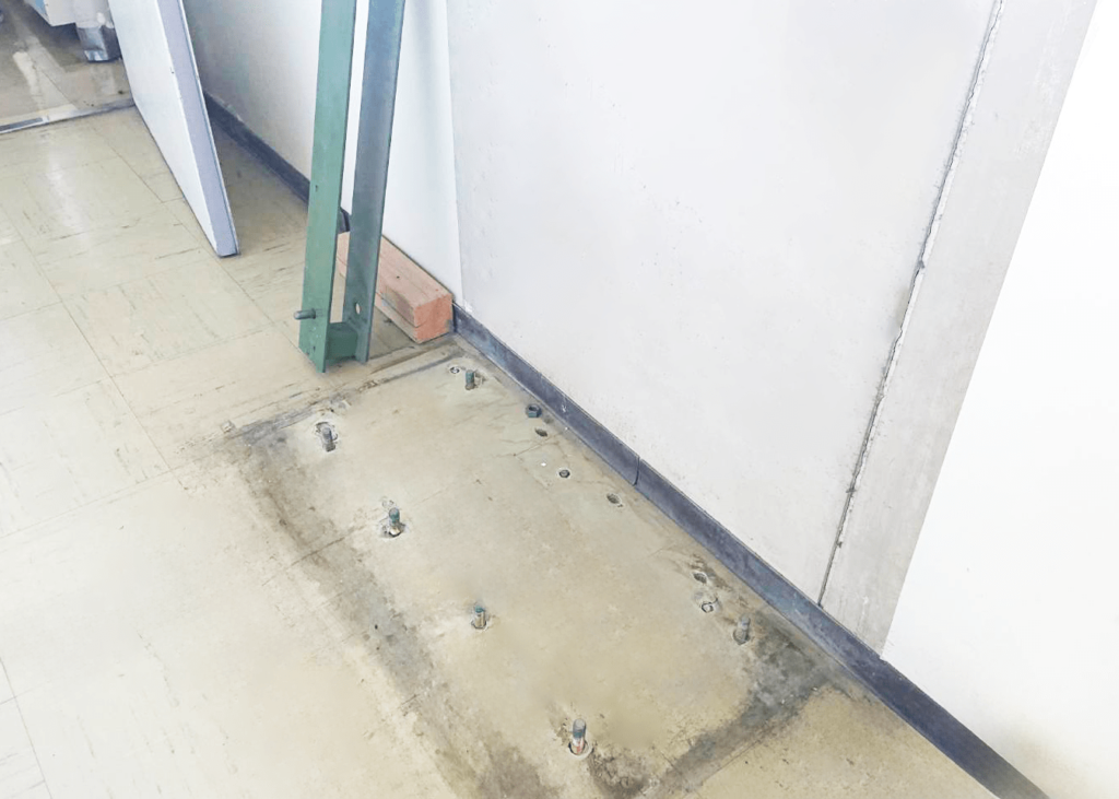 垂直式救助袋の設置場所