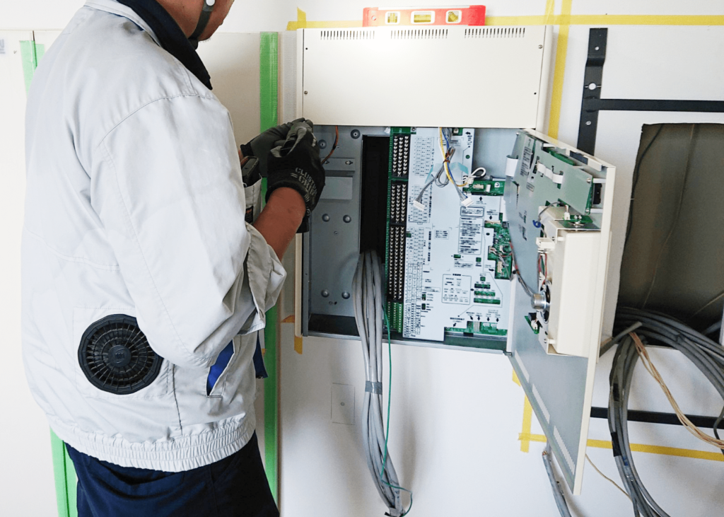 火災受信機の取付