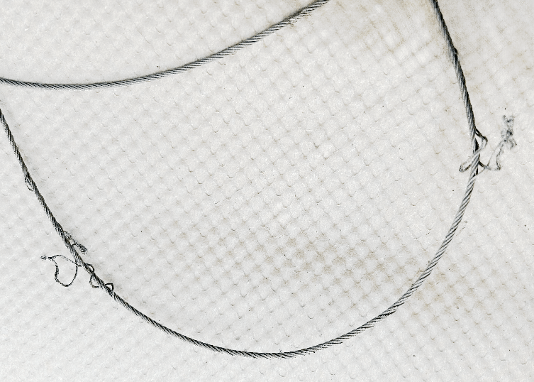 ボロボロのワイヤー