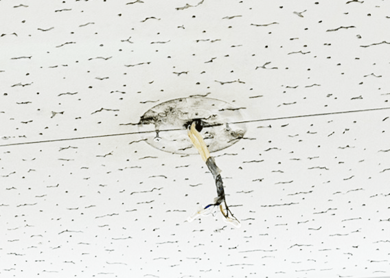 感知器取付け中