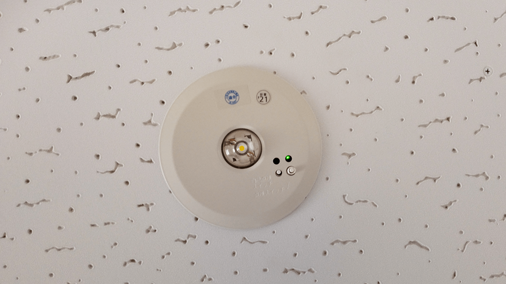 非常照明のランプが緑点灯